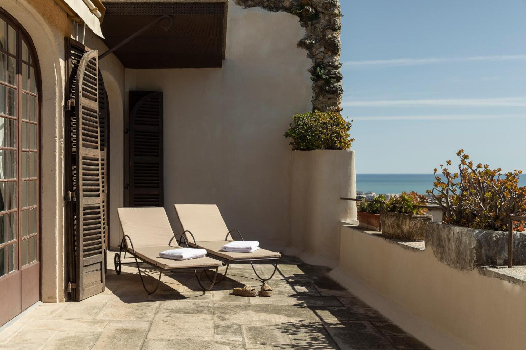 Chateau Le Cagnard Cagnes-sur-Mer Buitenkant foto
