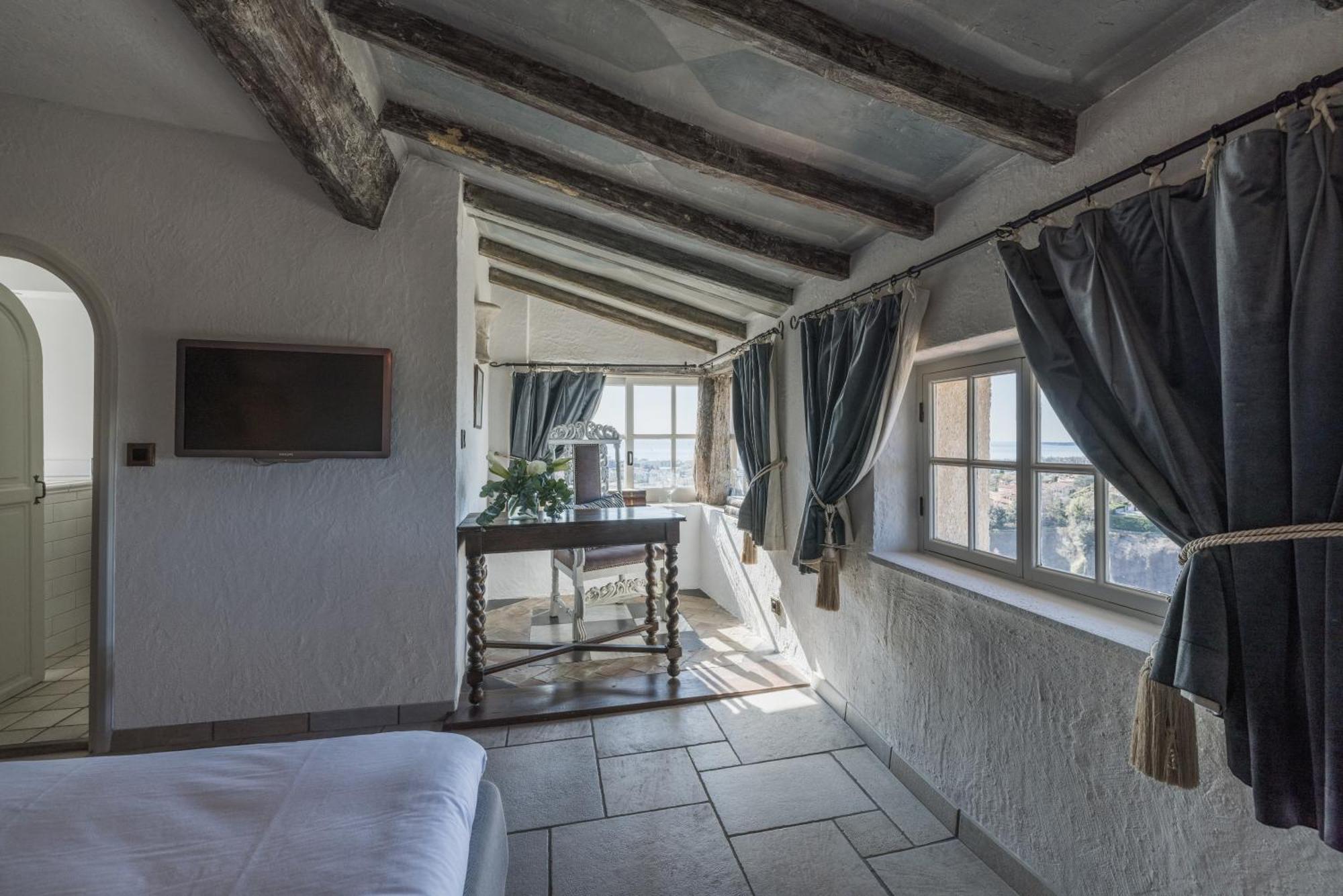 Chateau Le Cagnard Cagnes-sur-Mer Buitenkant foto
